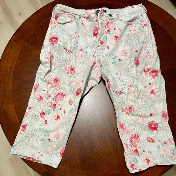 Cropped jeans - Picture 2 of 8